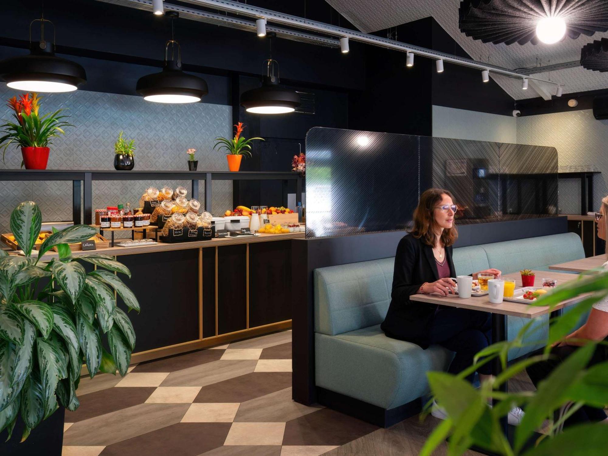 Ibis Cergy Pontoise Le Port Hotel Bagian luar foto