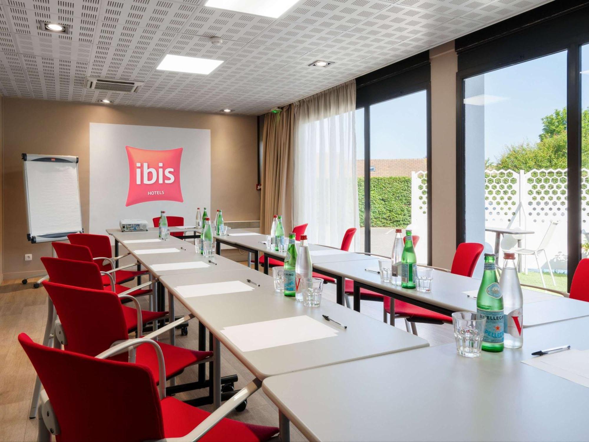 Ibis Cergy Pontoise Le Port Hotel Bagian luar foto