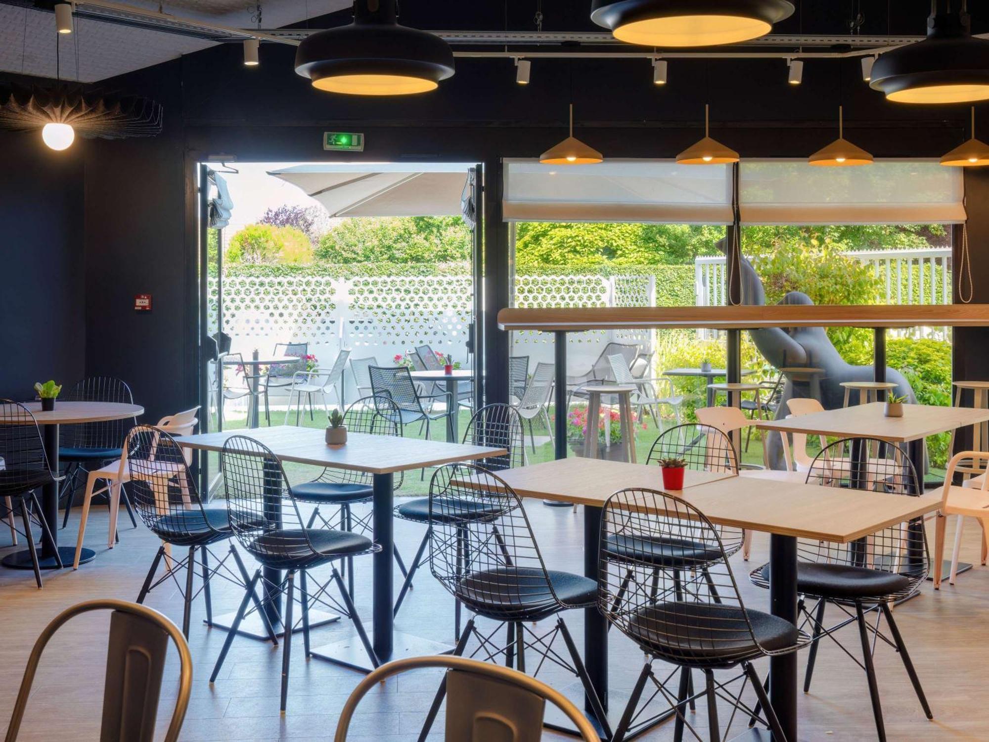 Ibis Cergy Pontoise Le Port Hotel Bagian luar foto