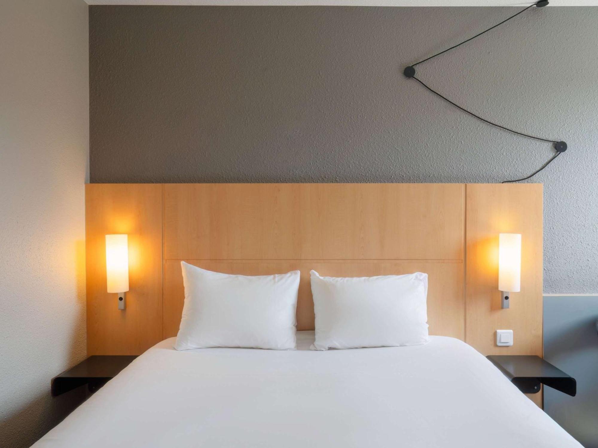Ibis Cergy Pontoise Le Port Hotel Bagian luar foto