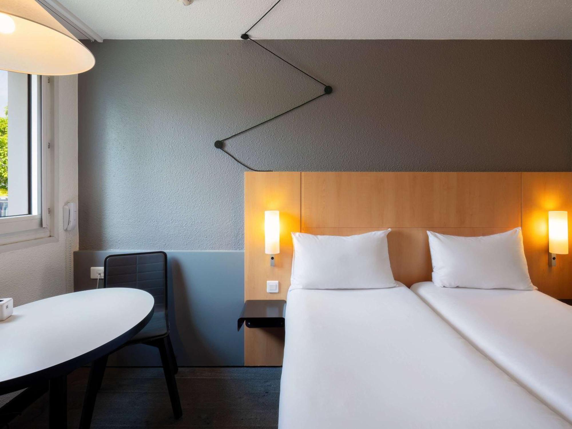 Ibis Cergy Pontoise Le Port Hotel Bagian luar foto
