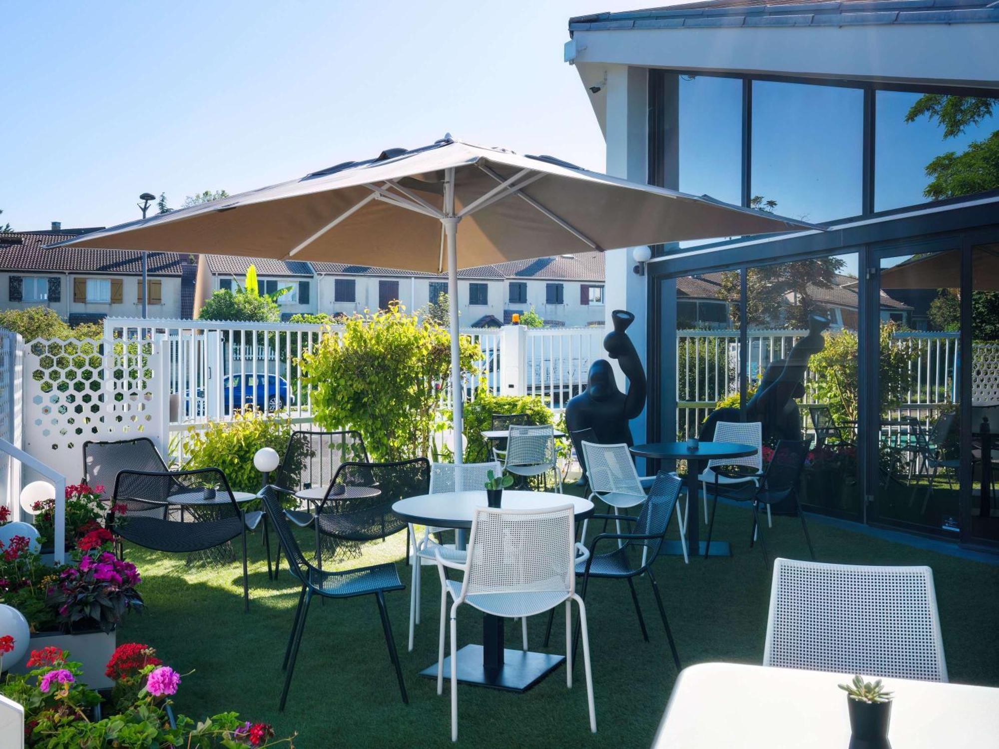 Ibis Cergy Pontoise Le Port Hotel Bagian luar foto