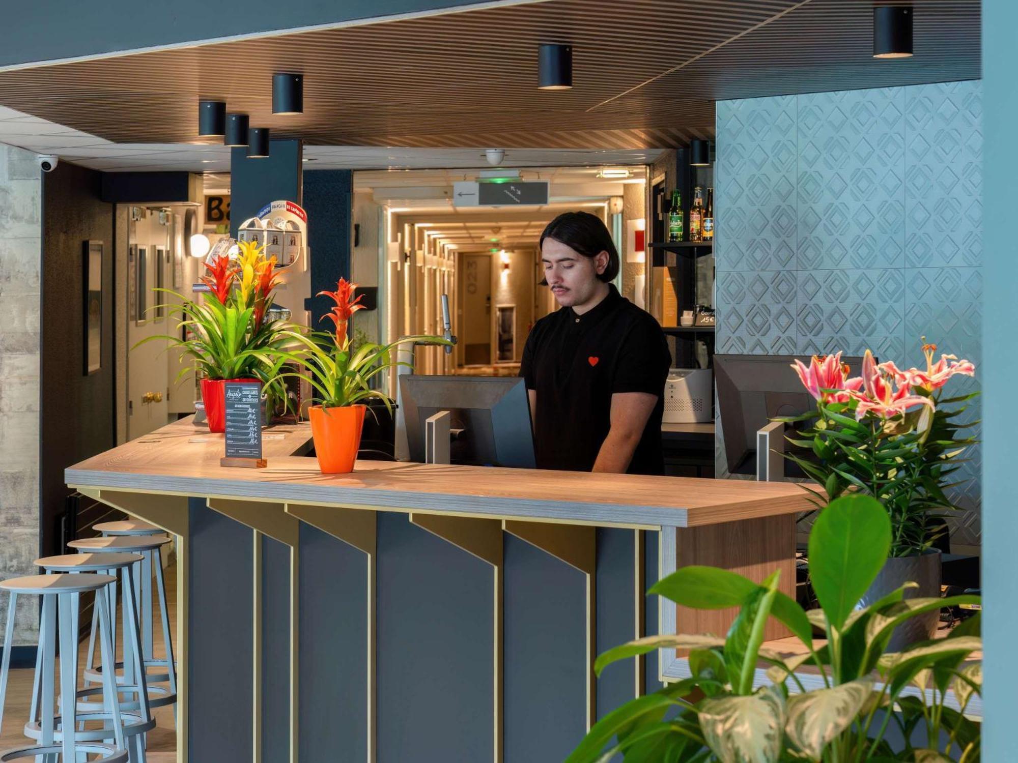 Ibis Cergy Pontoise Le Port Hotel Bagian luar foto