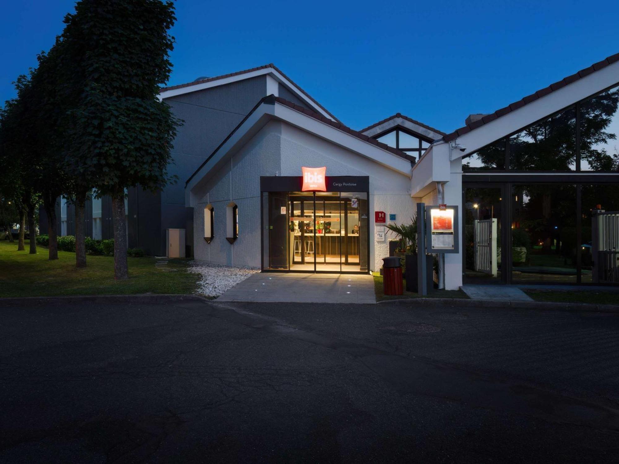 Ibis Cergy Pontoise Le Port Hotel Bagian luar foto