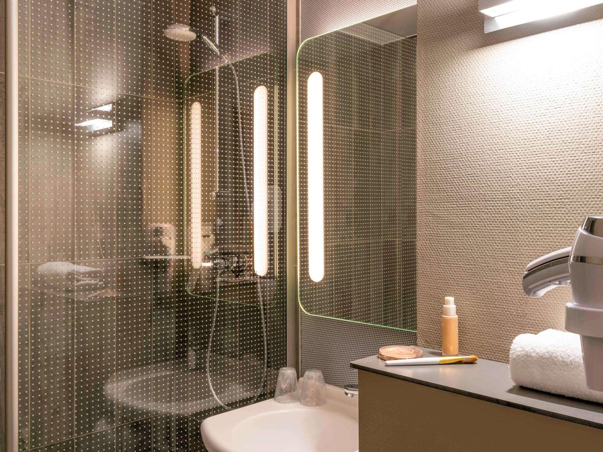 Ibis Cergy Pontoise Le Port Hotel Bagian luar foto