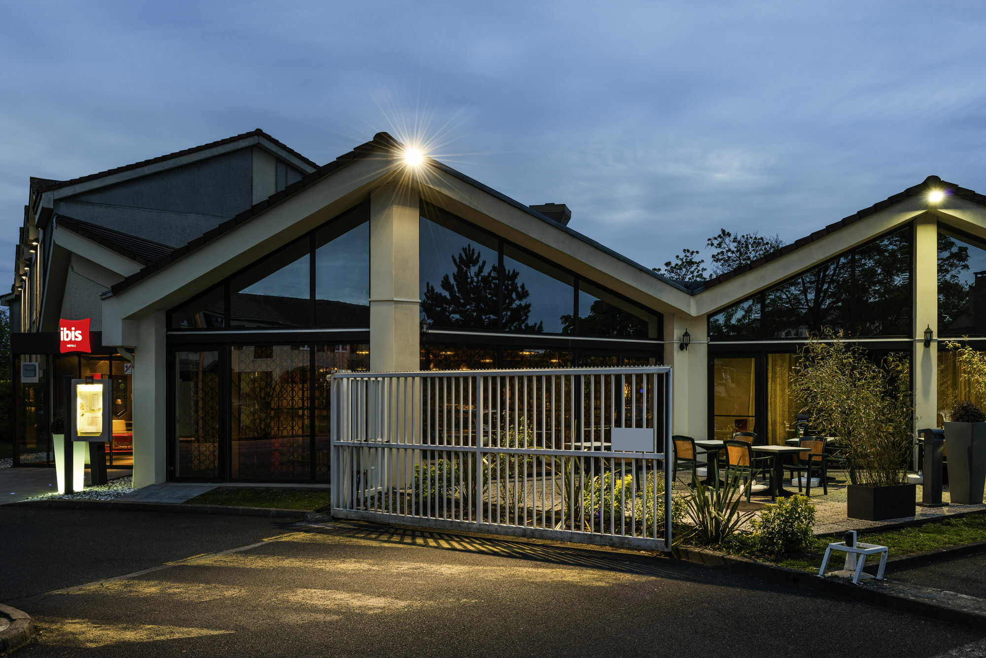 Ibis Cergy Pontoise Le Port Hotel Bagian luar foto
