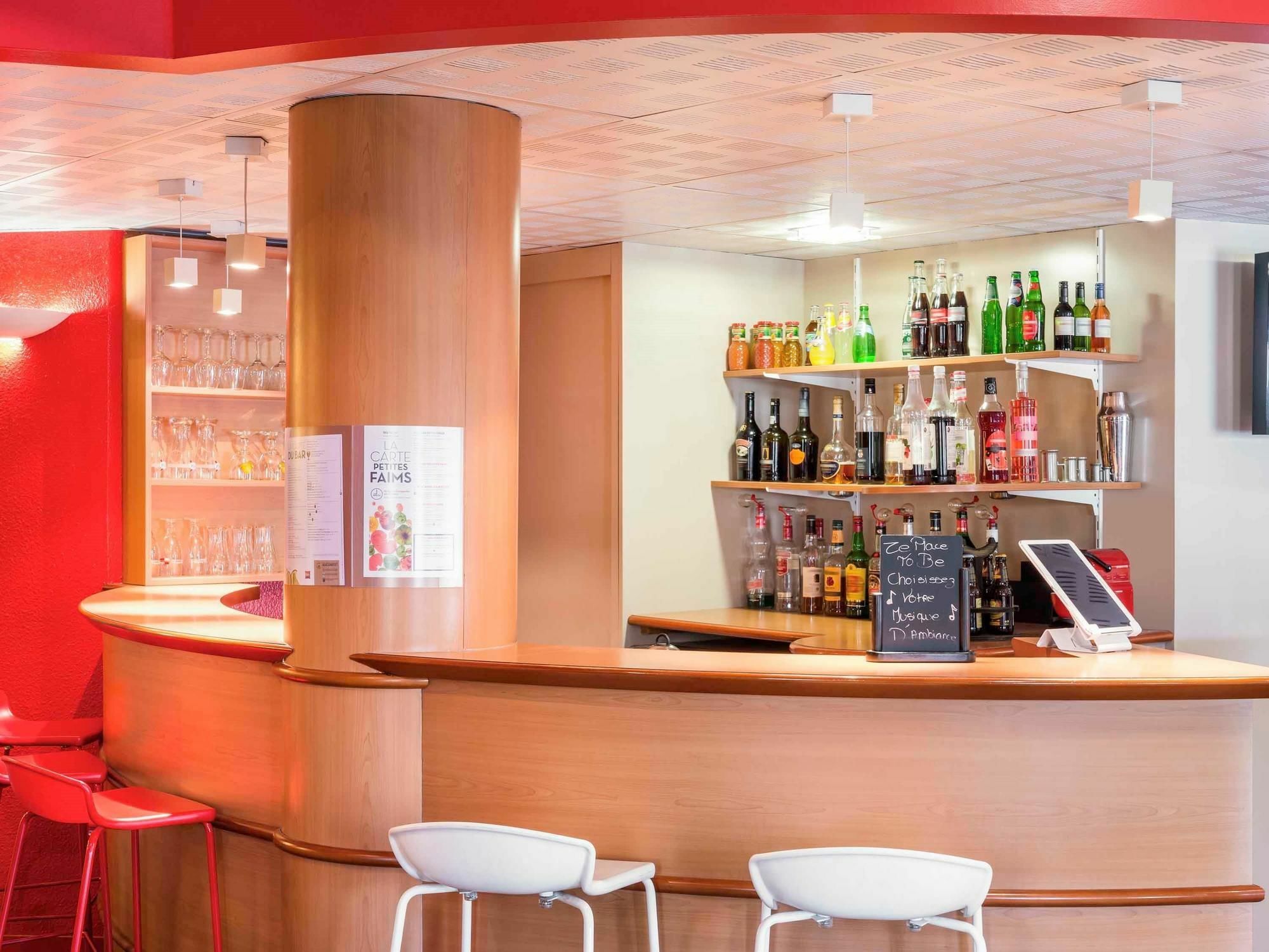 Ibis Cergy Pontoise Le Port Hotel Bagian luar foto